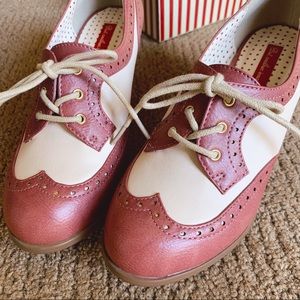 B.A.I.T. “Remmy” Rose Oxford Heels 🌹